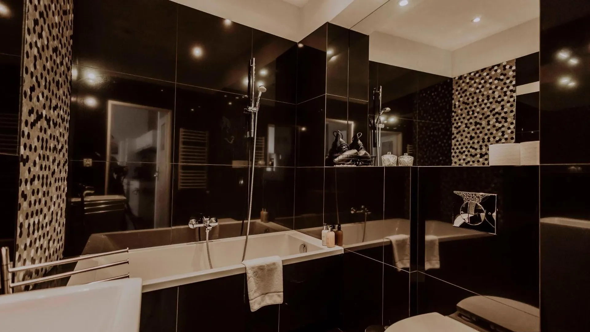 דירה קרקוב Golden Pearl - Main Square, 100 Sqm, 4 Rooms פולין